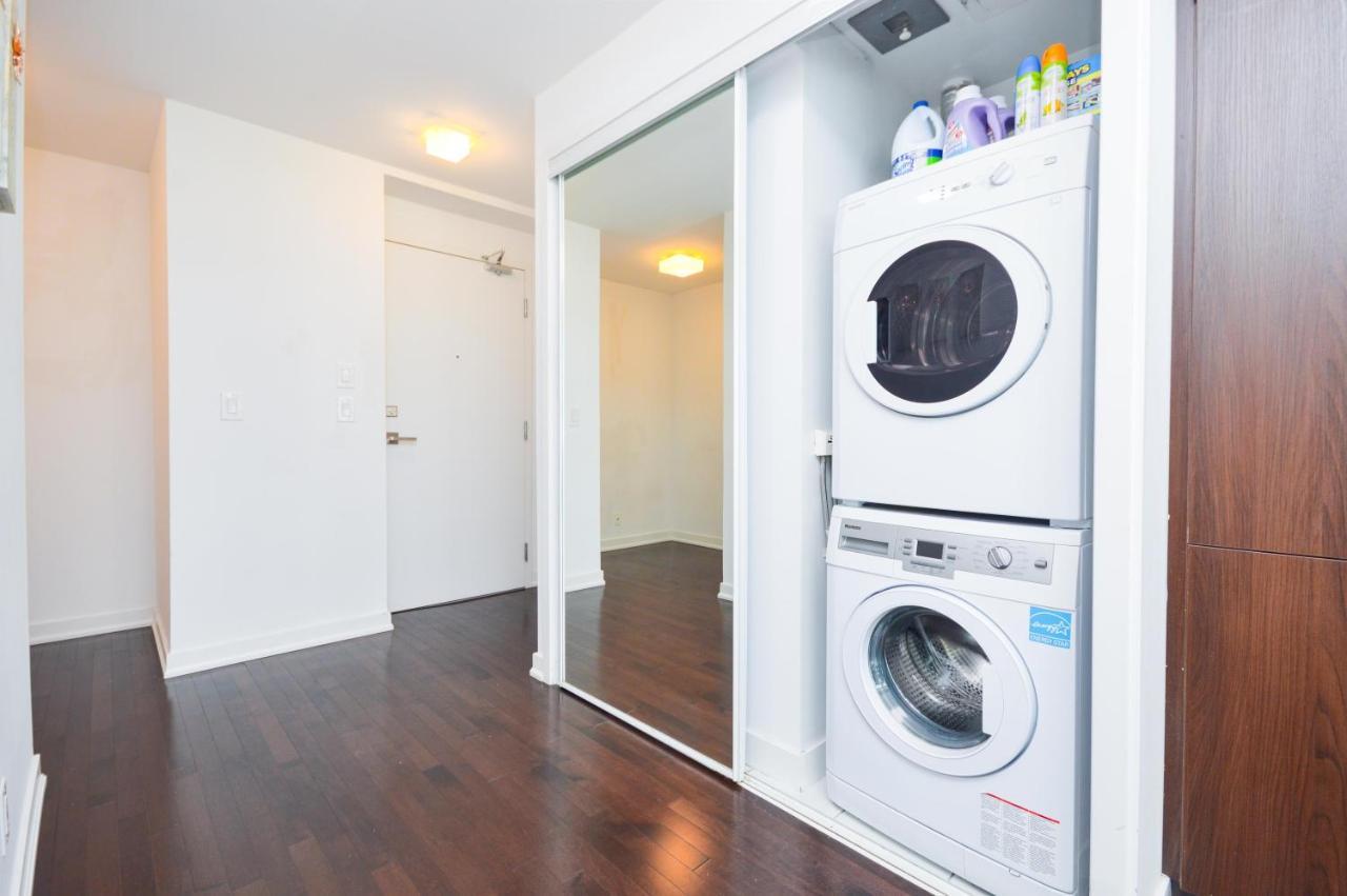 Downtown Toronto Condo Near Cn Tower, Mtcc, Rogers Center , Union Station Exteriör bild