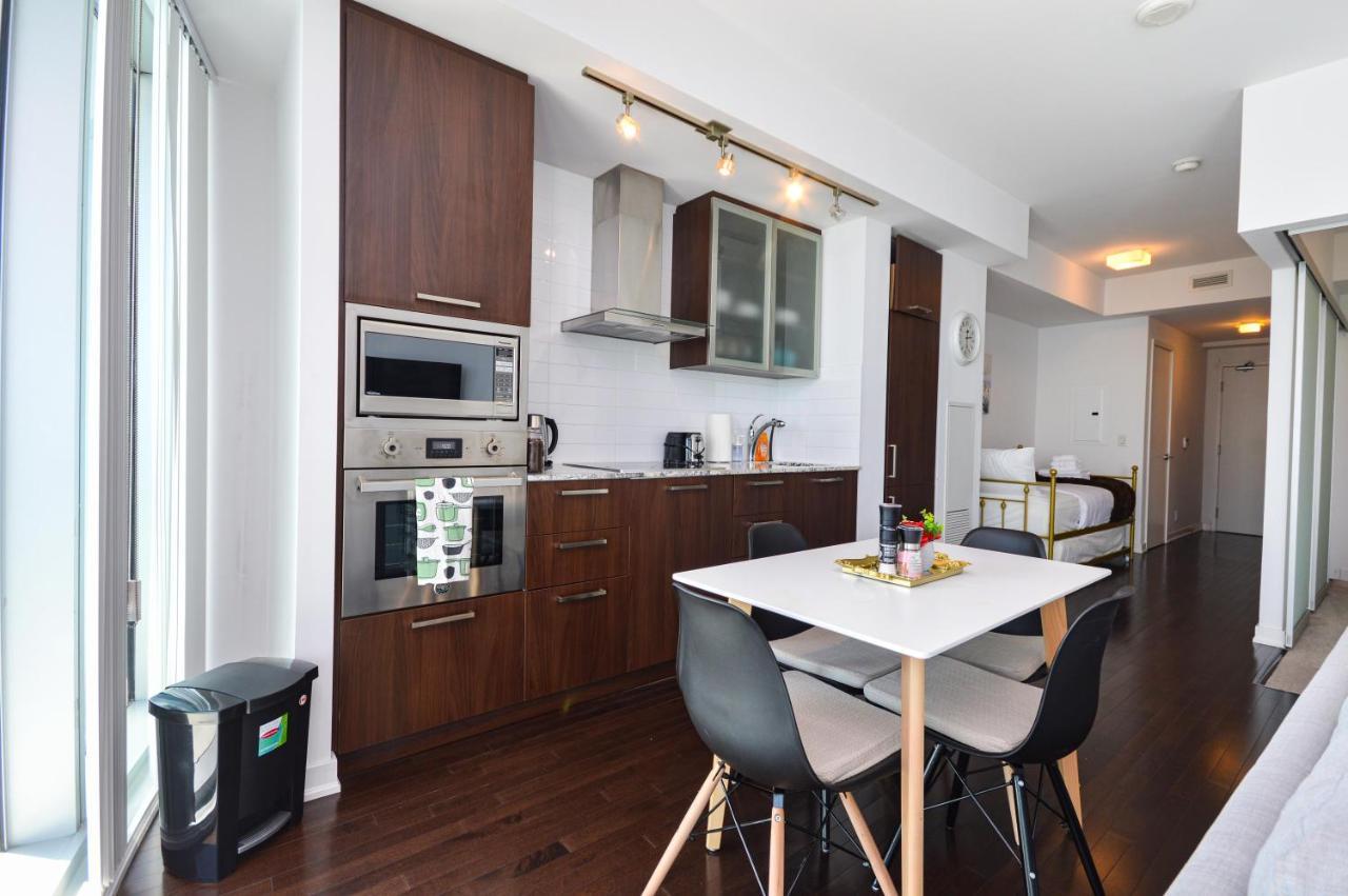 Downtown Toronto Condo Near Cn Tower, Mtcc, Rogers Center , Union Station Exteriör bild