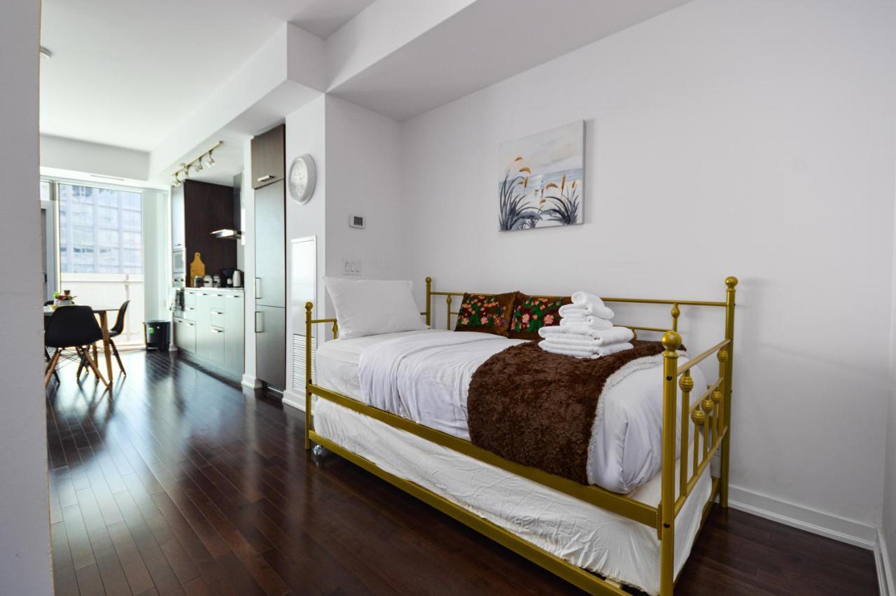 Downtown Toronto Condo Near Cn Tower, Mtcc, Rogers Center , Union Station Exteriör bild