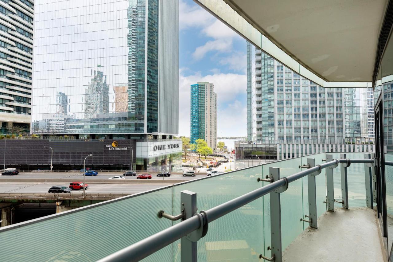 Downtown Toronto Condo Near Cn Tower, Mtcc, Rogers Center , Union Station Exteriör bild