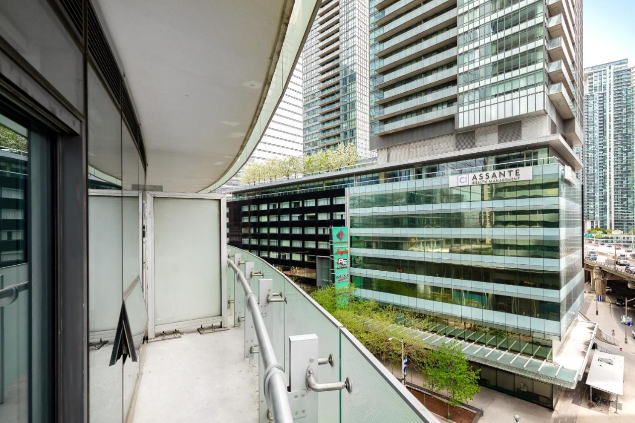 Downtown Toronto Condo Near Cn Tower, Mtcc, Rogers Center , Union Station Exteriör bild