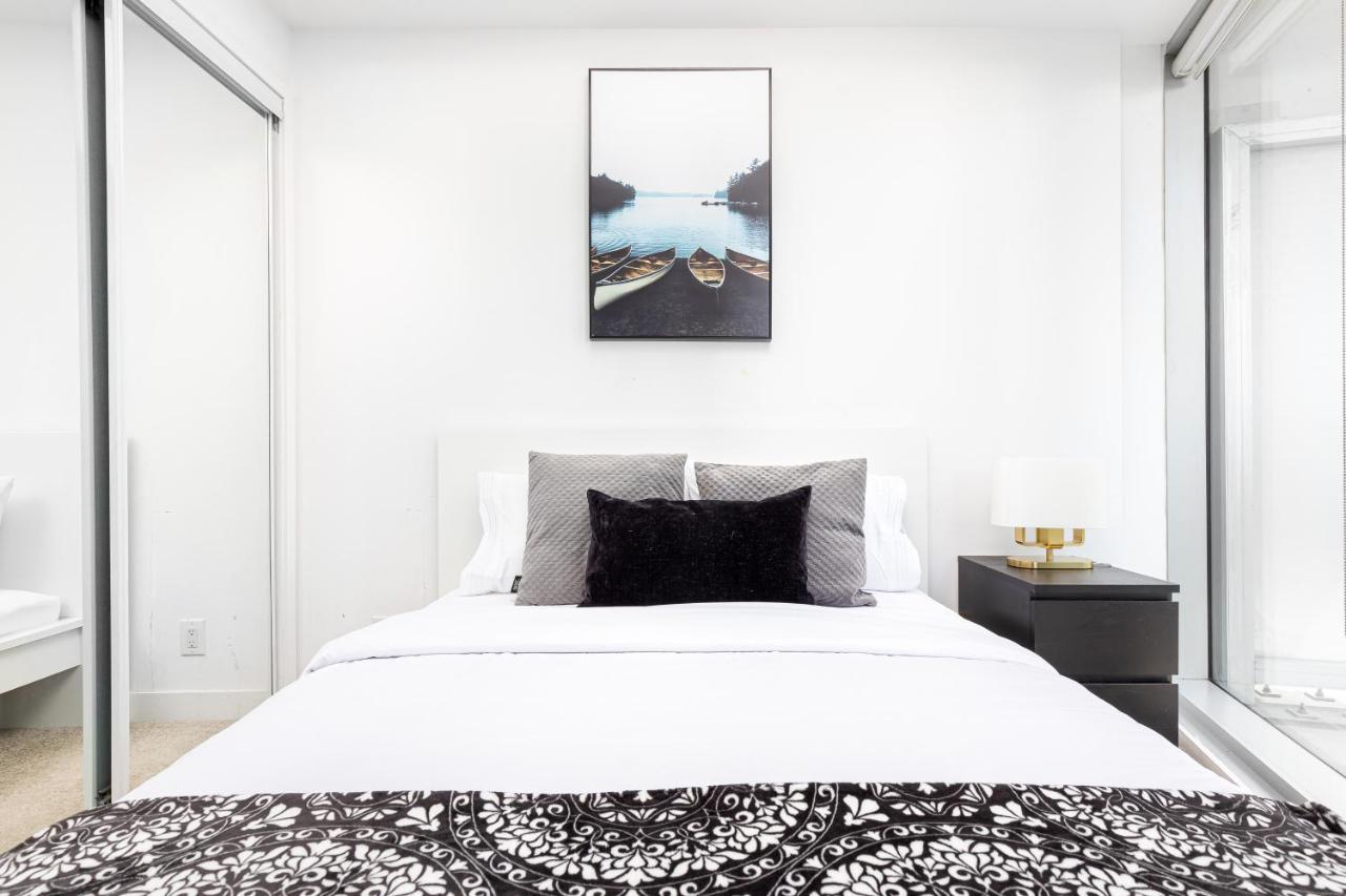 Downtown Toronto Condo Near Cn Tower, Mtcc, Rogers Center , Union Station Exteriör bild